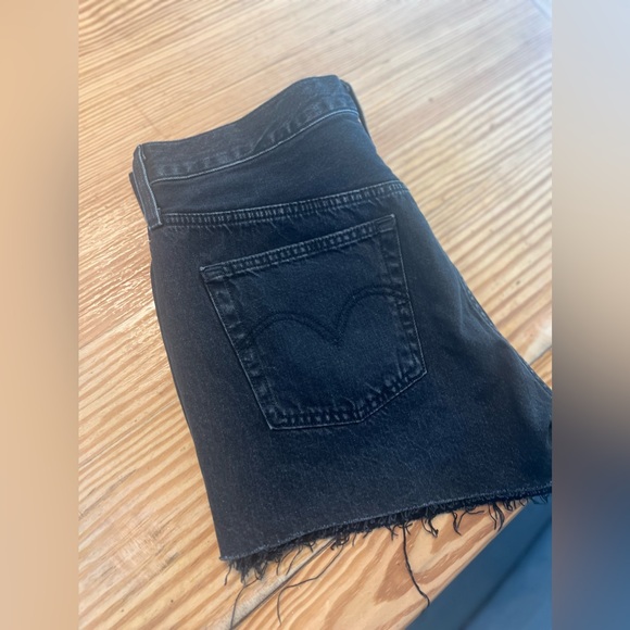 Levi Black Denim Short - Brand New! - Picture 5 of 6